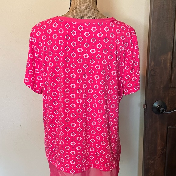 Gorgeous pink top-New without tag! - Picture 4 of 5